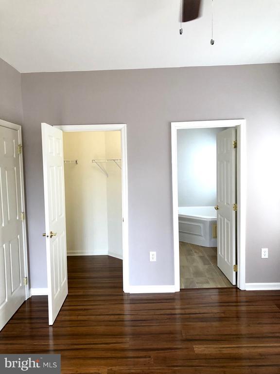 Building Photo - 4302 Fullerton Ct