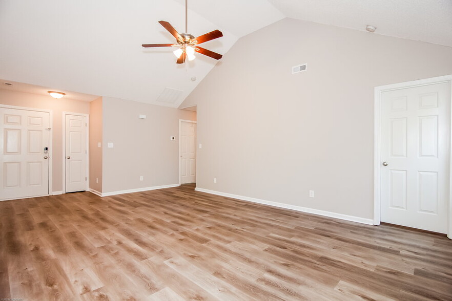 Building Photo - 7212 Kavan Hunter Dr