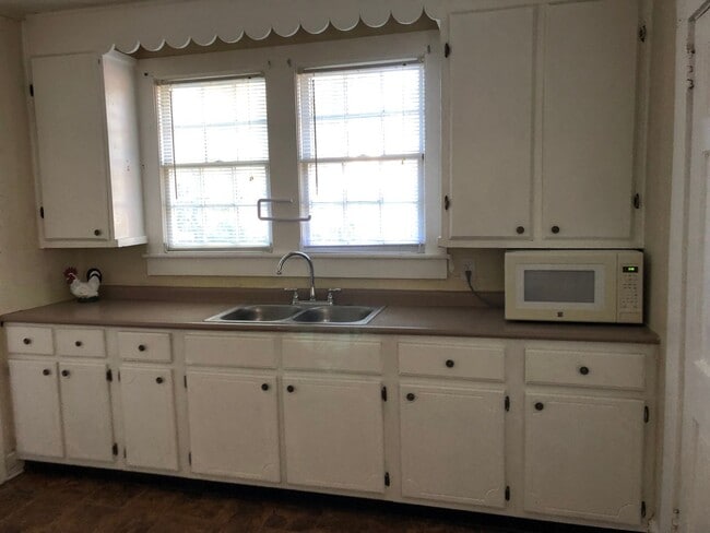 Building Photo - cute house