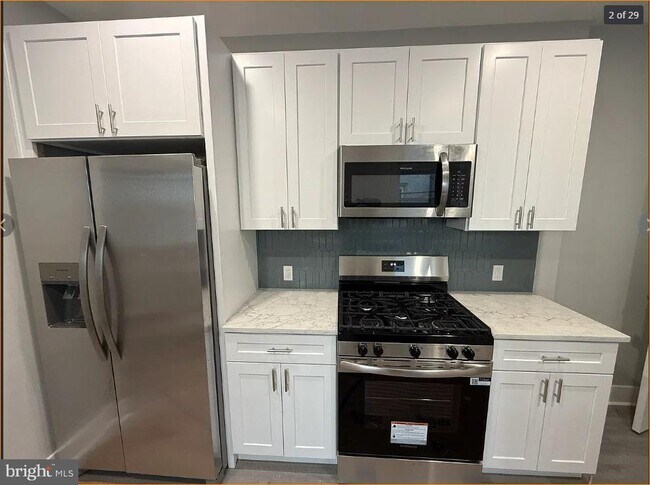 Building Photo - 1931 Montrose St