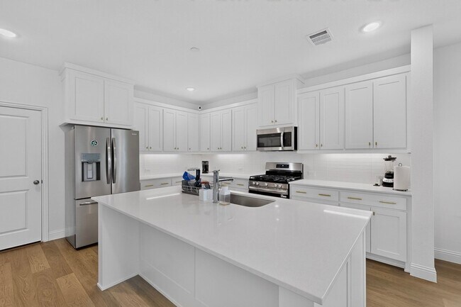 Building Photo - 1032 Bristleleaf Wy