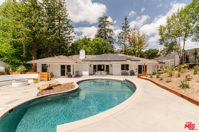 Building Photo - 15514 Del Gado Dr