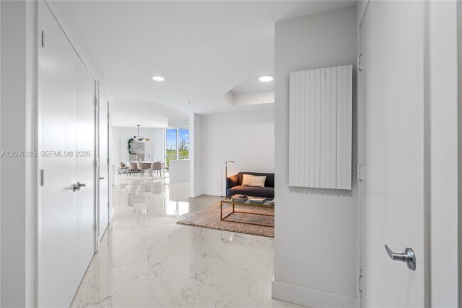 Building Photo - 17111 Biscayne Blvd