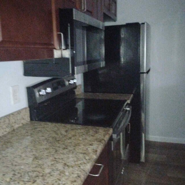 Building Photo - 2549 Grassy Point Dr