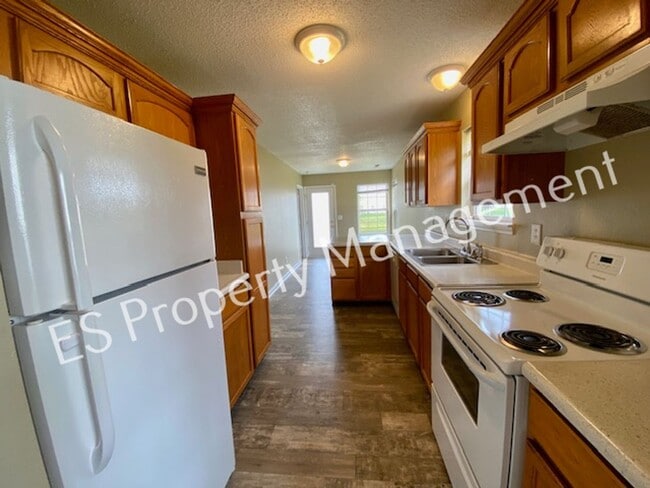 Building Photo - Wonderful 3 Bedroom 2 Bath Ranch Home in Lawrence Township!