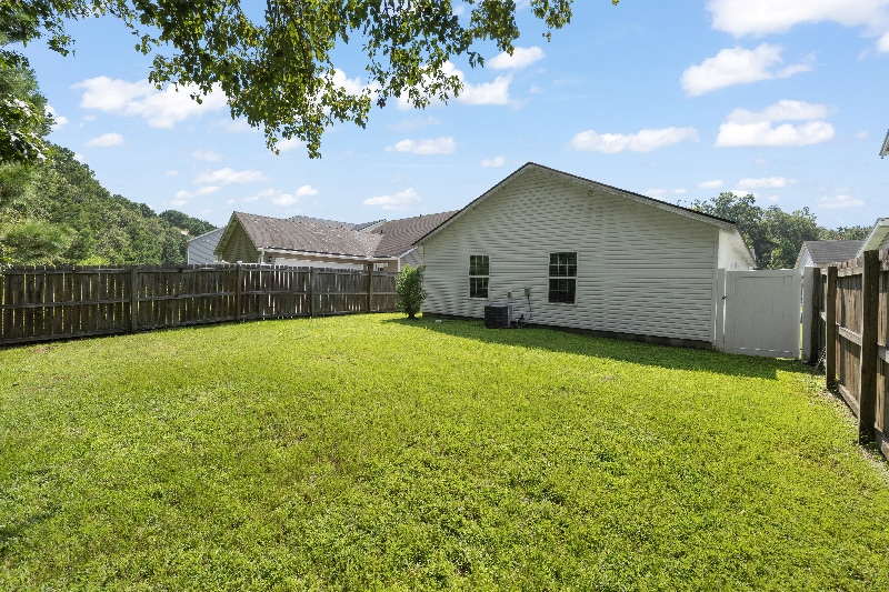 Building Photo - 16 Ristona Dr