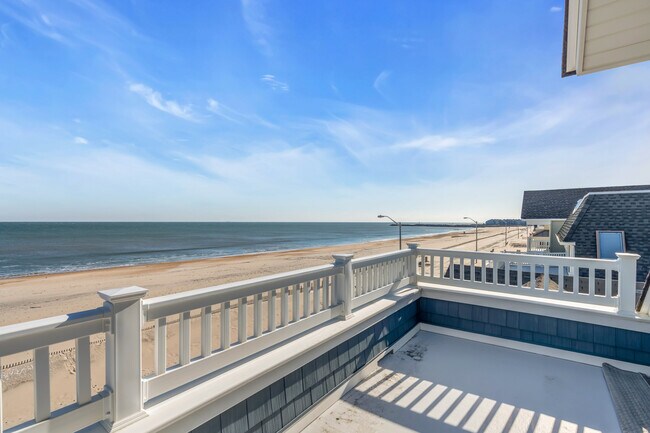 Building Photo - 289 Beach Front