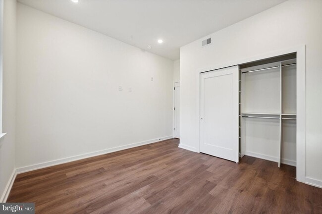 Building Photo - 2513 N Howard St