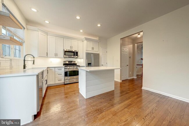 Building Photo - 25112 Neptune Terrace