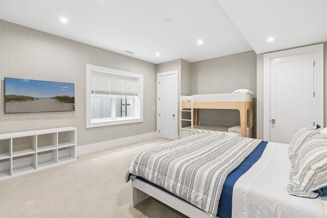 Building Photo - 173 Ferry Rd