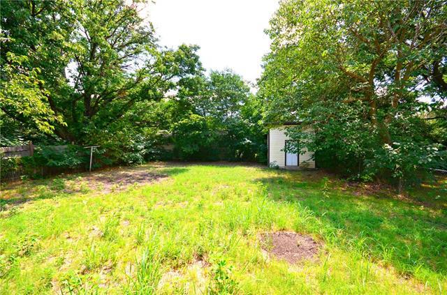 Building Photo - 2016 E Cherry St