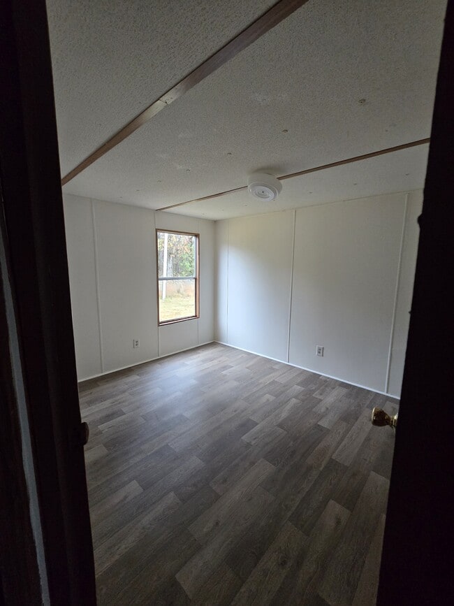 Building Photo - 8582 Rye Patch Rd