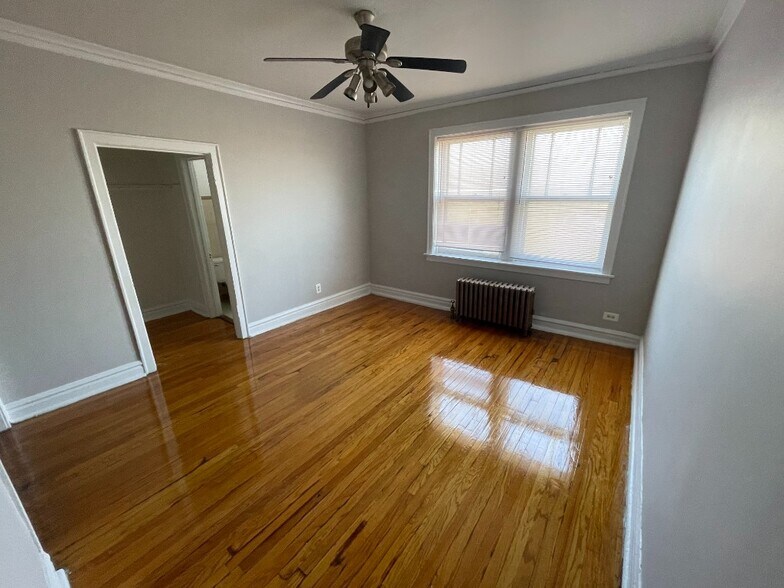 Building Photo - 4650 N Elston Ave