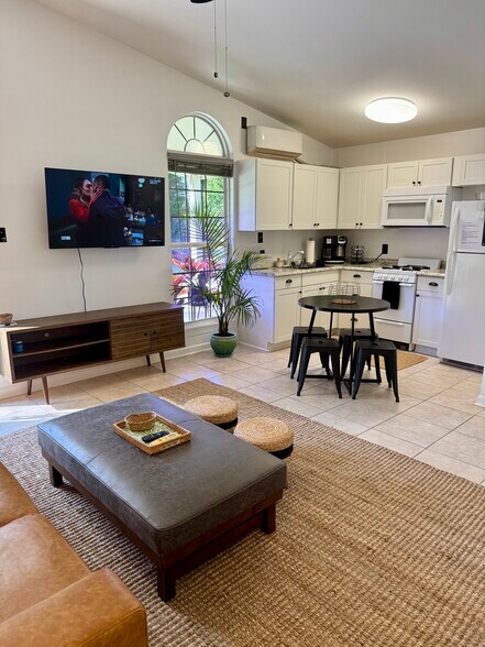 Building Photo - 3 Lang St