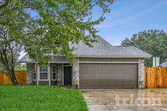 Building Photo - 606 Radnor Ln