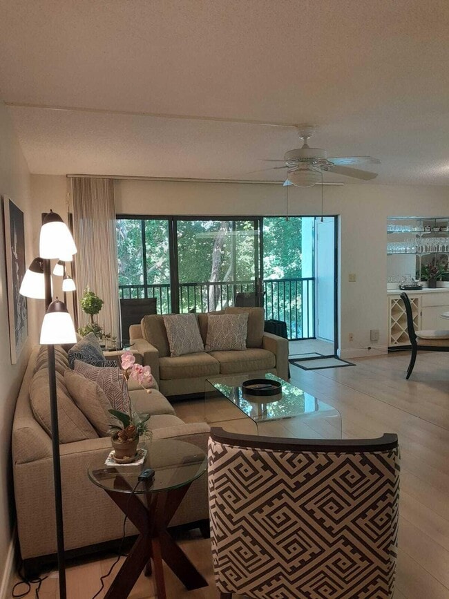 Building Photo - 1605 S US Hwy 1