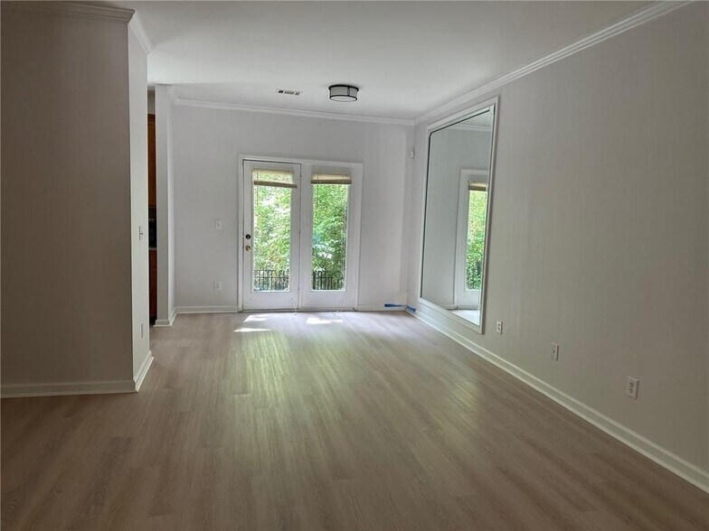 Building Photo - 1665 Southgate Mill Dr