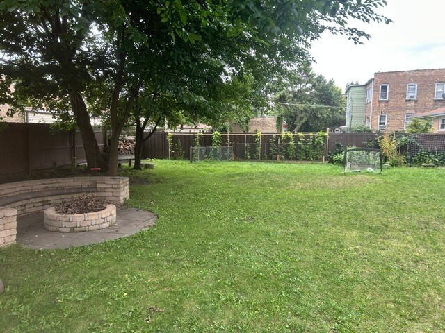 Building Photo - 8723 Trumbull Ave