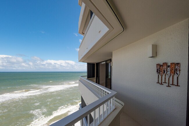 Building Photo - 5070 N Ocean Dr