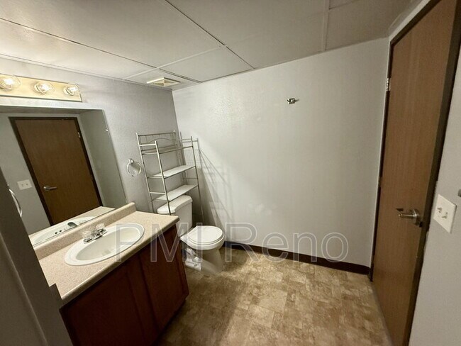 Building Photo - 1600 I St