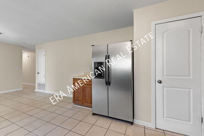 Building Photo - 1221 Albuquerque Cir