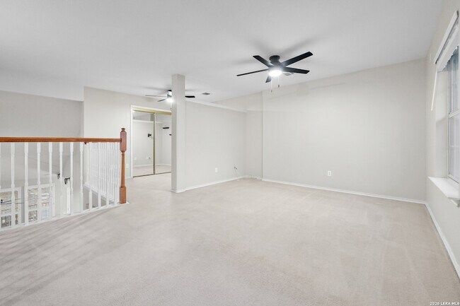 Building Photo - 2634 Lakehills St