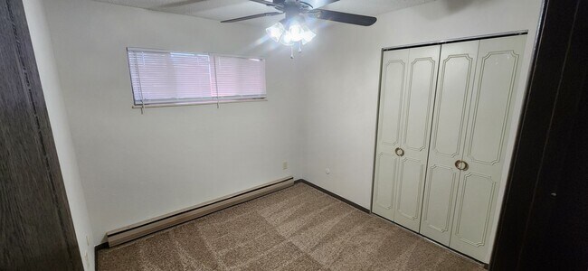 Building Photo - Move in SPECAIL,  1/2 off First Full Months Rent. ALL PROSPECTIVE TENANTS MUST SUBMIT A $58 NON-R...