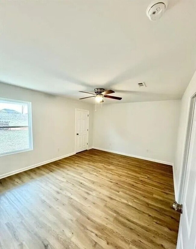 Building Photo - 177 S Spring View Dr