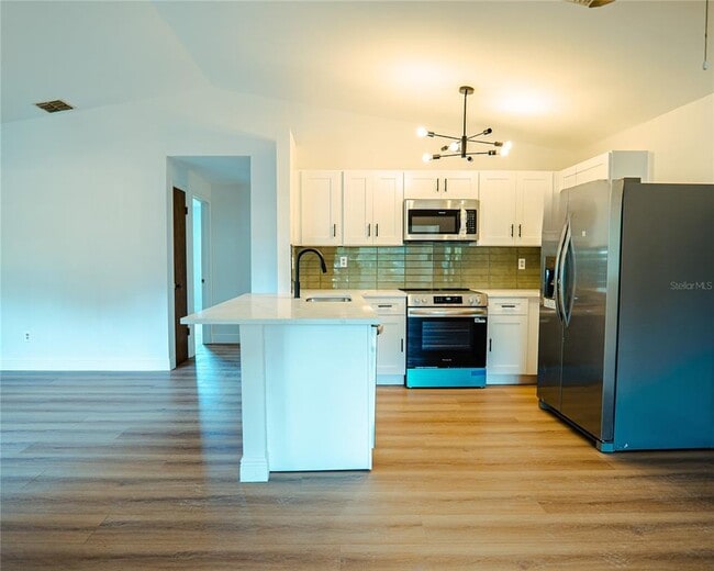 Building Photo - 1262 Jeffords St