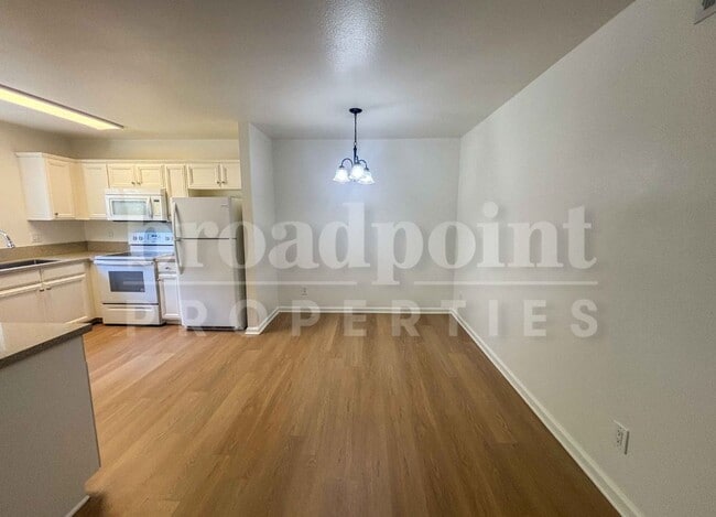 Building Photo - 2536 White Oak Pl