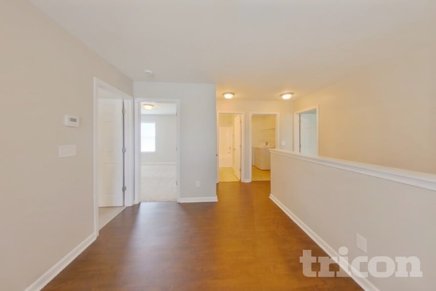 Building Photo - 9626 Rothman Ln