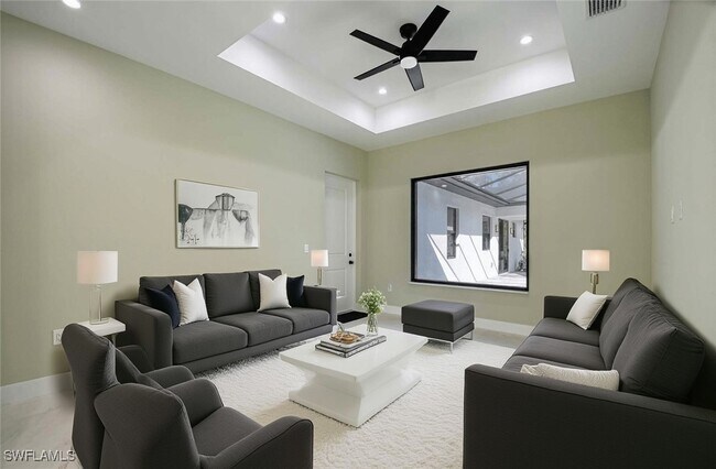 Building Photo - 219 33rd Ave NW