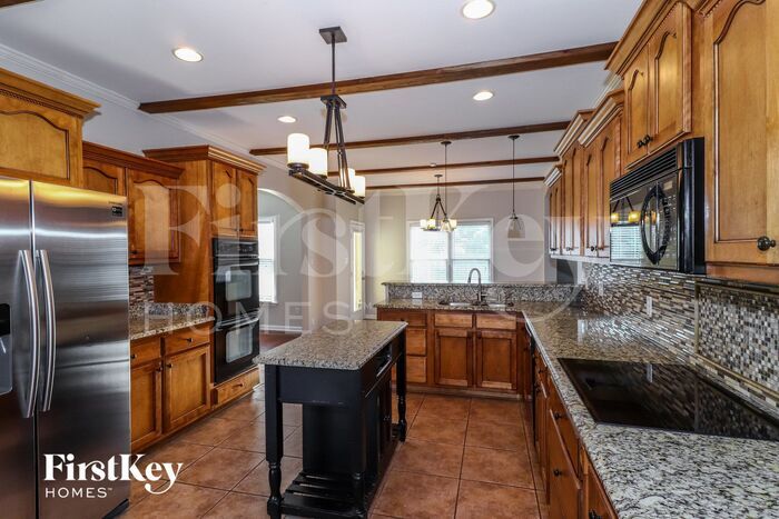 Building Photo - 1323 Crossmont Cove