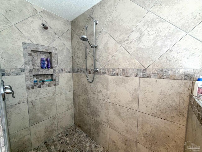 Building Photo - 4578 Red Oak Dr