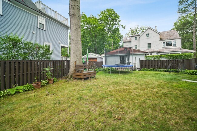 Building Photo - 124 Midland Ave
