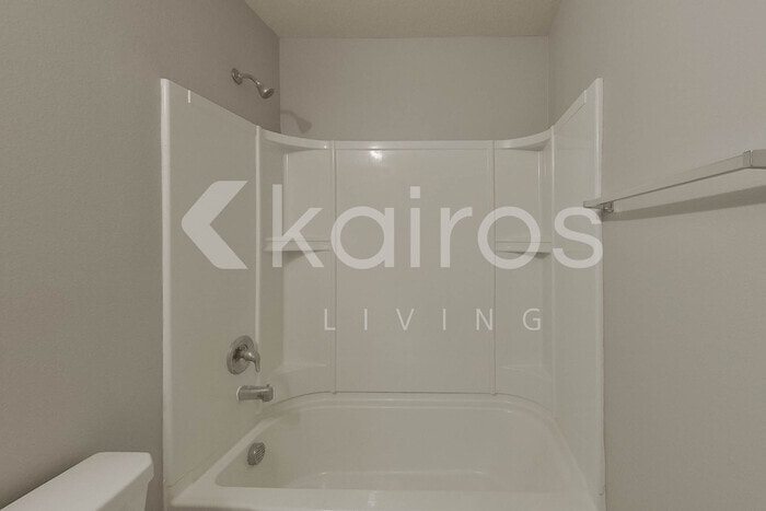 Building Photo - 1709 Nebraska Loop