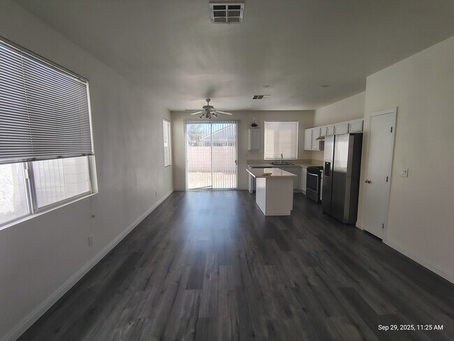 Building Photo - 5526 Cresent Valley St