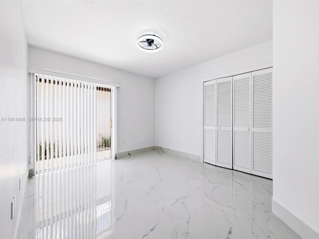 Building Photo - 8714 NW 153rd Terrace