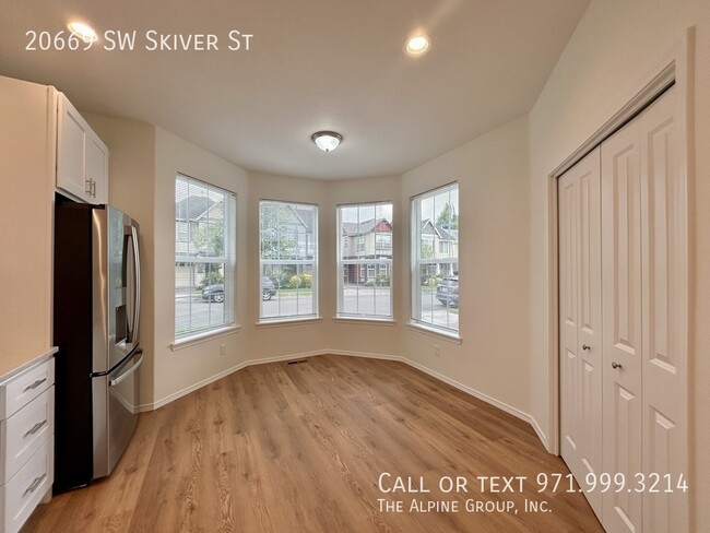 Building Photo - 20669 SW Skiver St