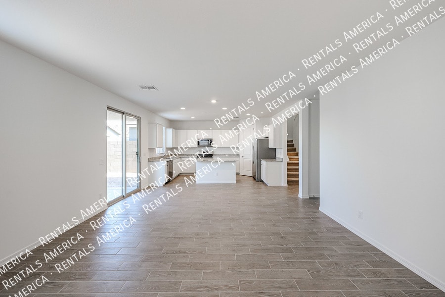 Building Photo - 9344 E Spiral Ave