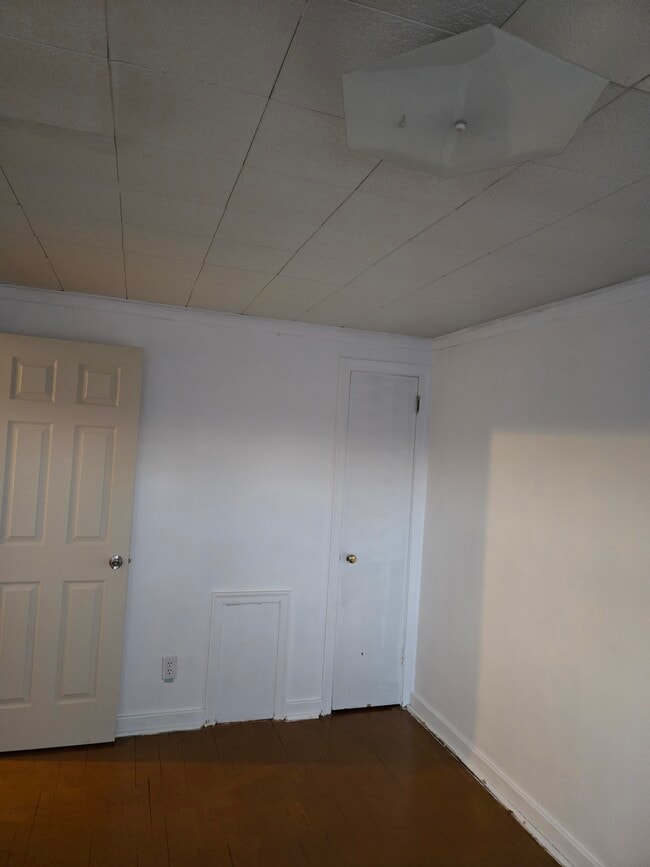 Building Photo - 2445 Brookwood St