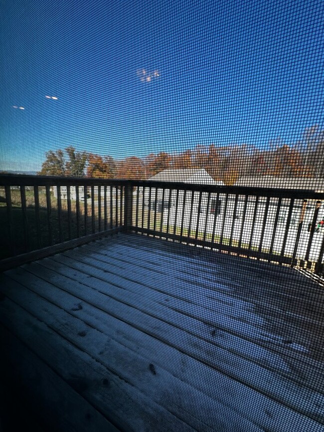 Building Photo - E. Morristown - 3 bed/2.5 bath home with garage