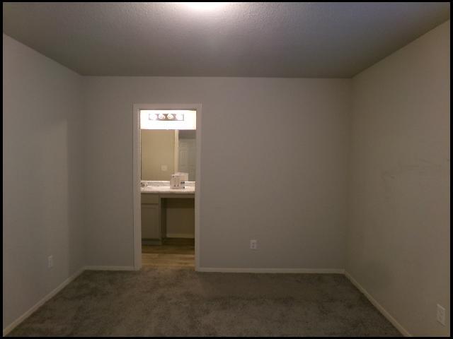 Building Photo - 10 Wisteria Dr