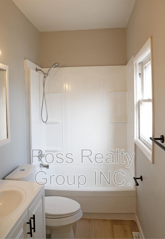 Building Photo - 1148 Earl St