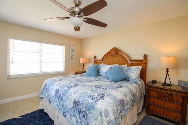 Building Photo - ** 2/2 ON THE BEACH CONDO WITH SPECTACULAR...