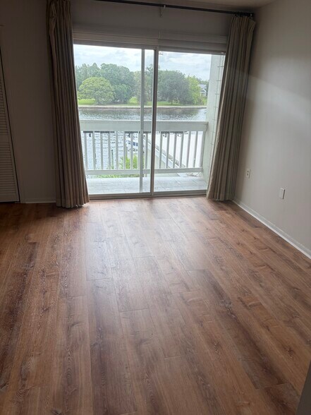 Master bedroom.Guest bedroom. - 2424 W Tampa Bay Blvd