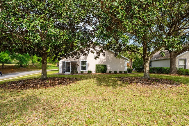 Building Photo - 39900 Bayview Dr