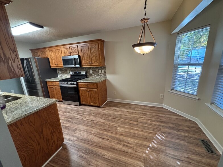 Building Photo - 3806 Cassidy Dr