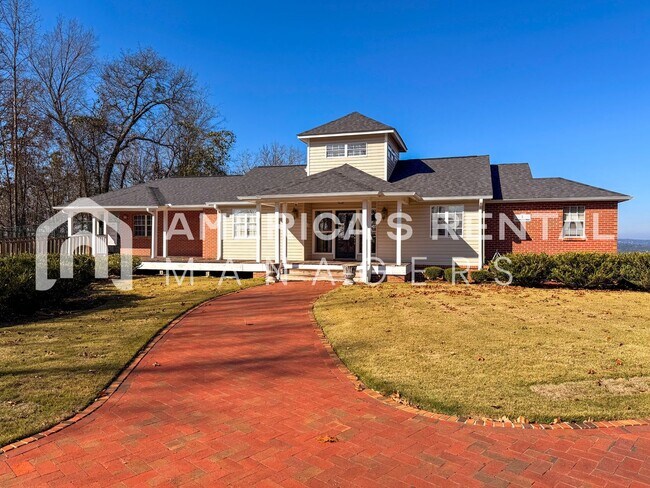 Building Photo - Inverness Area Living: Utilities Included plus Pool Access