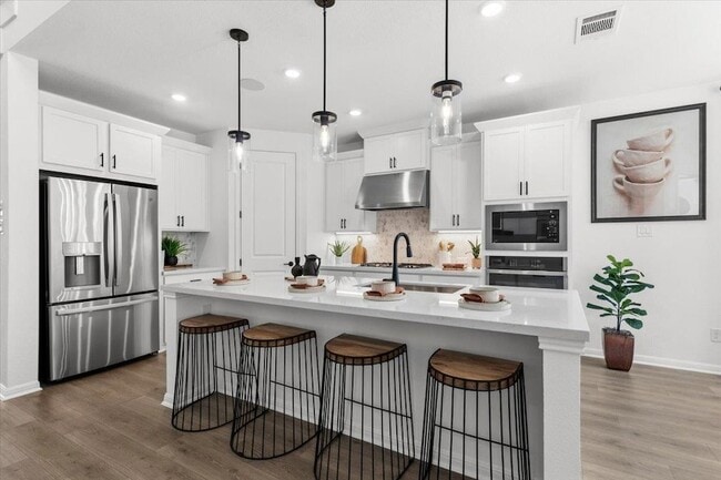 Building Photo - 212 Barton Oak Trl